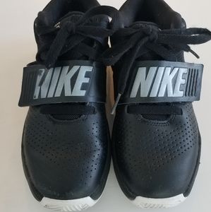 Nike Kids' Hustle 1.5Y